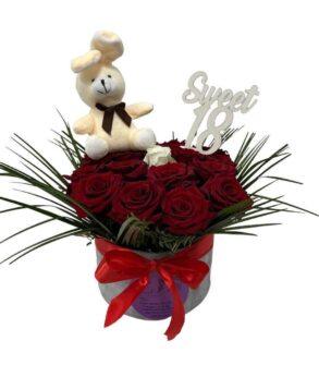Cutie aniversara cu trandafiri si ursulet