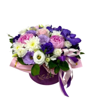 Aranjament floral flori mov pentru iubita sotie
