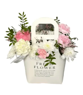 Aranjament floral Poșeta Cu Flori Pastel pentru Aniversari