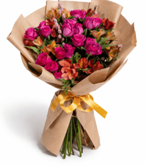 Buchet Nature cu Miniroze și Crin Peruvian